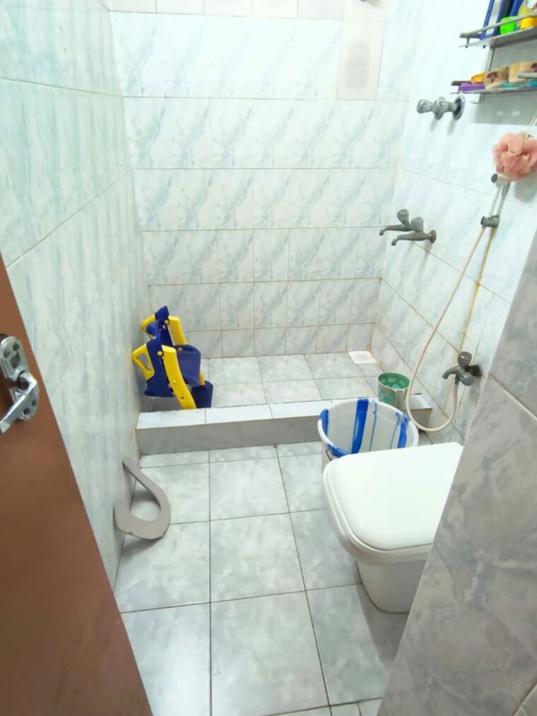 Bathroom, kottivakkam 3 Bedroom 1350 Sq.Ft. Apartment In Kottivakkam Chennai 10089601