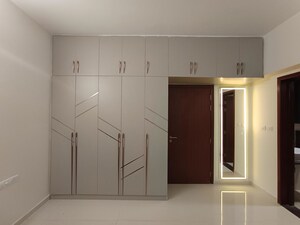 Room in 4 BHK Apartment at LnT Raintree Boulevard, Hebbal – for Rent