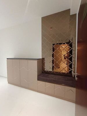 Room in 4 BHK Apartment at LnT Raintree Boulevard, Hebbal – for Rent