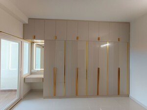 Room in 4 BHK Apartment at LnT Raintree Boulevard, Hebbal – for Rent