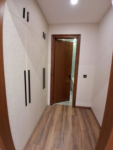 Room in 4 BHK Builder Floor at DLF City Centre, Sector 28 – for Sale