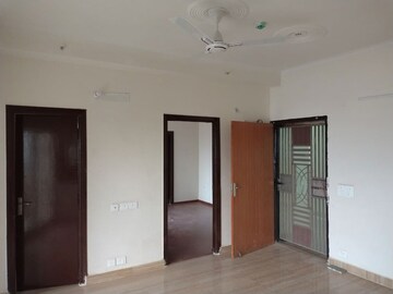 Room in 2 BHK Apartment at Amrapali Terrace Homes, Tech Zone 4 Greater Noida – for Rent
