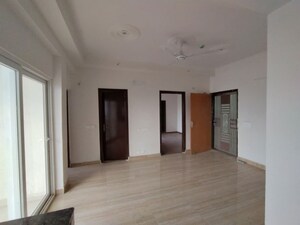 Room in 2 BHK Apartment at Amrapali Terrace Homes, Tech Zone 4 Greater Noida – for Rent