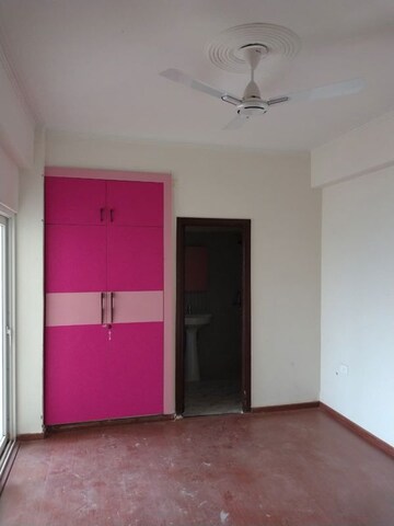 Room in 2 BHK Apartment at Amrapali Terrace Homes, Tech Zone 4 Greater Noida – for Rent