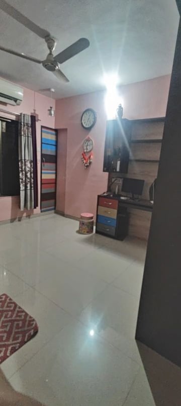 Room in 3 BHK Apartment at Sandstone CHS Ltd, Mira Road – for Rent