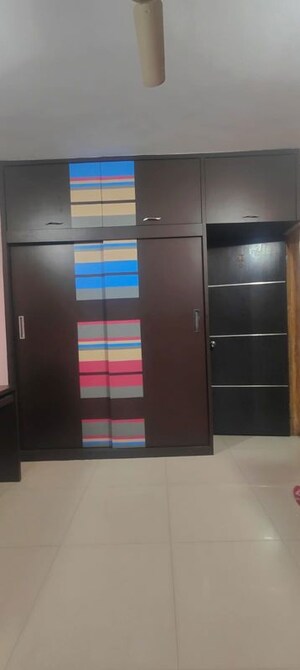 Room in 3 BHK Apartment at Sandstone CHS Ltd, Mira Road – for Rent