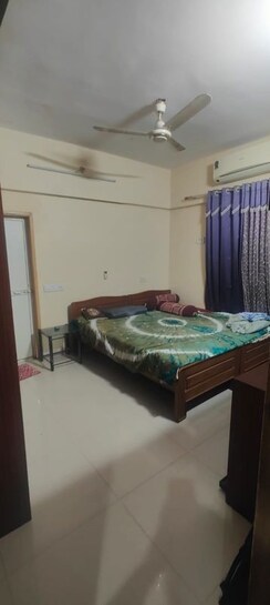 3 BHK + Extra Room Apartment For Rent in Sandstone CHS Ltd