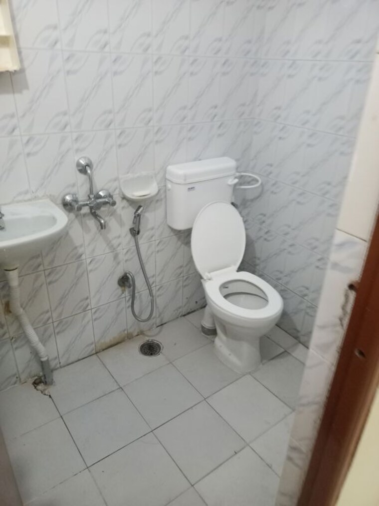 Bathroom, begumpet 1 RK 340 Sq.Ft. Apartment In Begumpet Hyderabad 10090148
