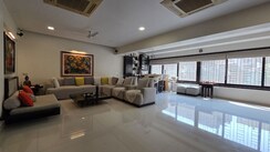 3 BHK + Servant Room Apartment For Rent in Amal Juhu Sheetal CHS
