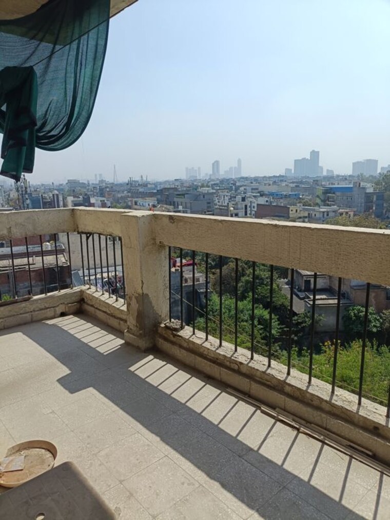 Balcony, vasundhara enclave 3.5 Bedroom 1800 Sq.Ft. Apartment In Vasundhara Enclave Delhi 10088369