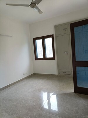 Room in 3 BHK Apartment at Vasundhara Enclave – for Sale