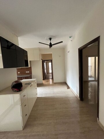 Room in 2.5 BHK Apartment at Amrapali Terrace Homes, Tech Zone 4 Greater Noida – for Rent