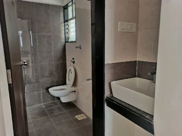 Bathroom, paranjape-trident-twin-towers 2 Bedroom 875 Sq.Ft. Apartment In Wakad Pune 10090244