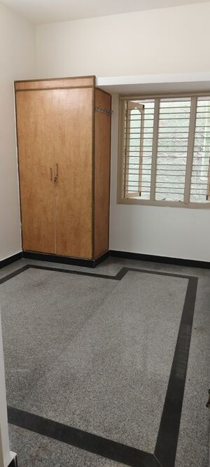 Room in 2 BHK Builder Floor at Jeevan Bima Nagar – for Rent