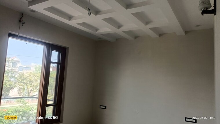 Room, sunny enclave 5 Bedroom 200 Sq.Yd. Independent House In Sunny Enclave Mohali 10090347