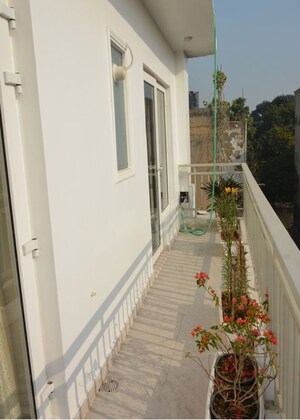 Balcony in 2.5 BHK Builder Floor at Green Park Extension – for Rent