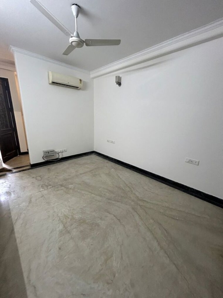 Room, uttam nagar 3 Bedroom 876 Sq.Ft. Builder Floor In Uttam Nagar Delhi 10090425