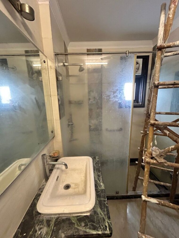 Bathroom, uttam nagar 3 Bedroom 876 Sq.Ft. Builder Floor In Uttam Nagar Delhi 10090425