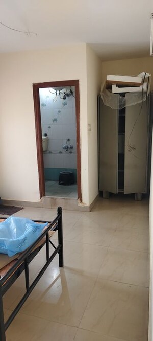 Bathroom in 1 BHK Builder Floor at Jeevan Bima Nagar – for Rent