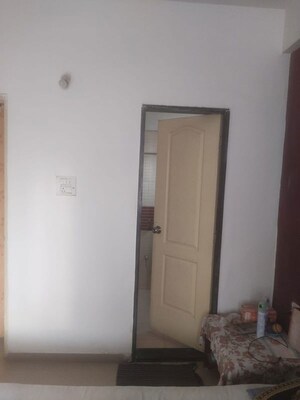 Room in 3 BHK Apartment at Cyber Towers Miyapur, Miyapur – for Sale