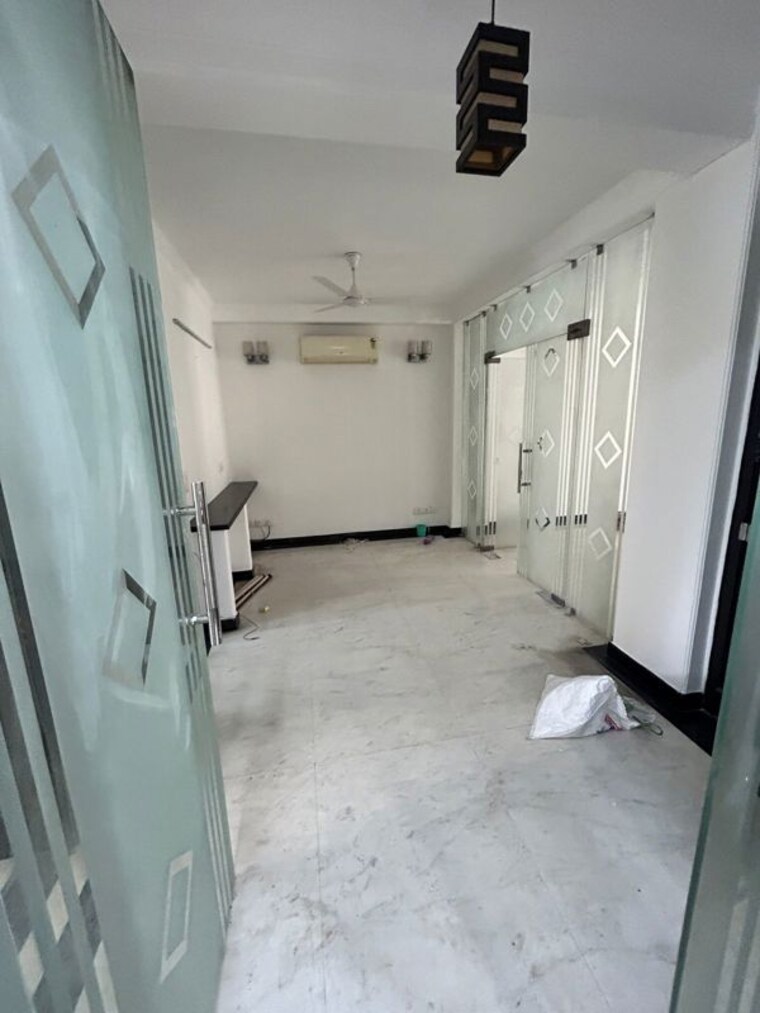 Bathroom, uttam nagar 3 Bedroom 822 Sq.Ft. Builder Floor In Uttam Nagar Delhi 10090627