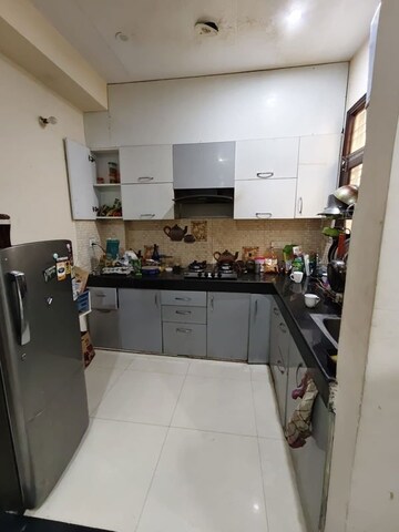 Master Bedroom in 3 BHK Builder Floor at Sector 30 – for Rent