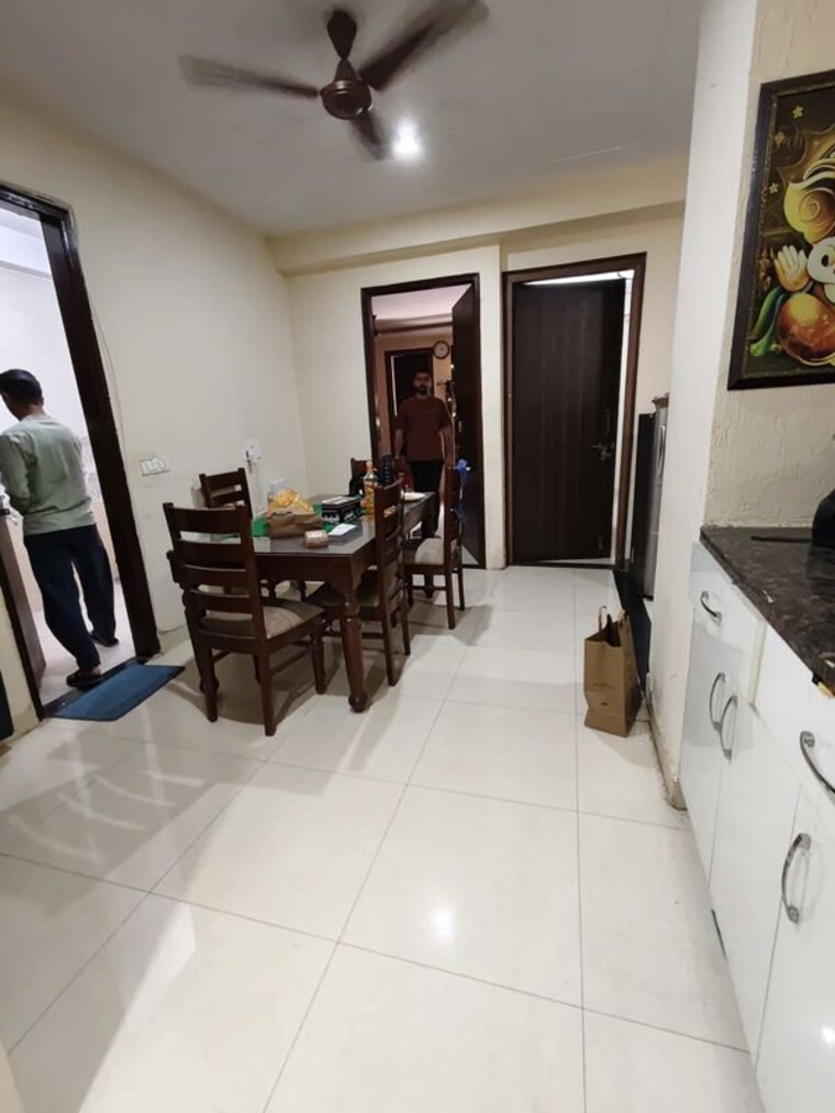 Gym, sector 30 3 Bedroom 1600 Sq.Ft. Builder Floor In Sector 30 Gurgaon 10090730