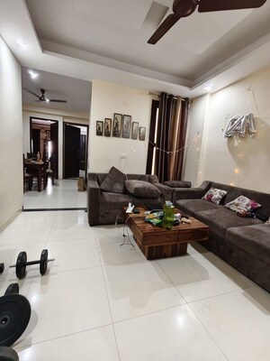 Living Room in 3 BHK Builder Floor at Sector 30 – for Rent