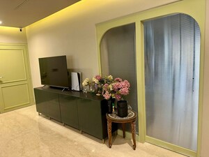 Living Room in 2 BHK Apartment at Santacruz West – for Rent