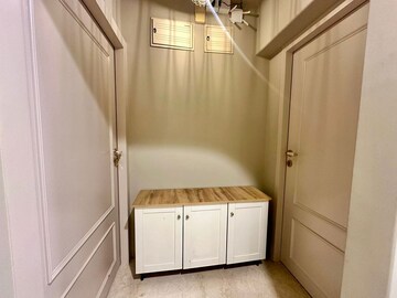  2 BHK Apartment at Santacruz West – for Rent