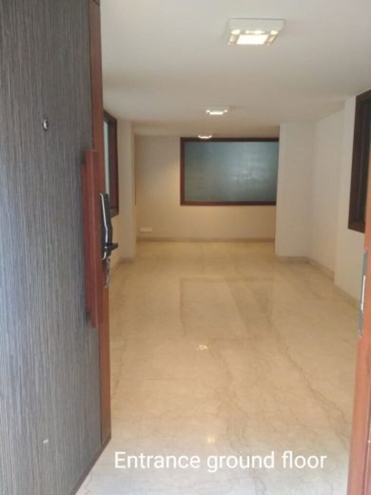 Room, maharani bagh 6 Bedroom 800 Sq.Yd. Villa In Maharani Bagh Delhi 10090772