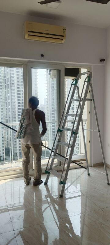 Room in 2 BHK Apartment at Mulund West – for Rent