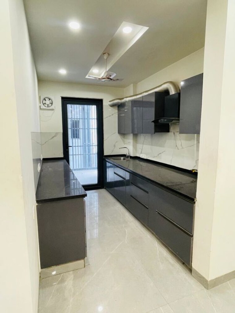 Kitchen, sector 56 3 Bedroom 266 Sq.Yd. Builder Floor In Sector 56 Gurgaon 10090809