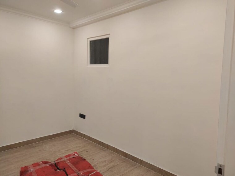 Room, puri-aman-vilas 4 Bedroom 333 Sq.Yd. Builder Floor In Sector 89 Faridabad 10090793
