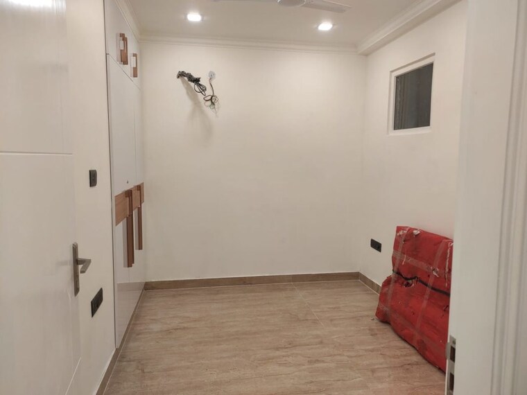 Room, puri-aman-vilas 4 Bedroom 333 Sq.Yd. Builder Floor In Sector 89 Faridabad 10090793