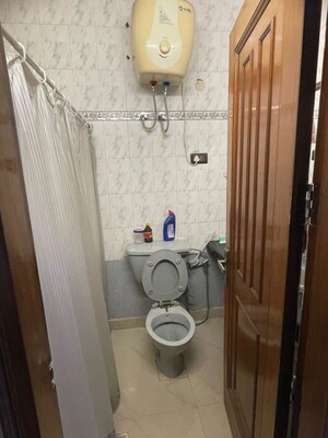 Bathroom in 3 BHK Builder Floor at Lajpat Nagar 4 – for Rent