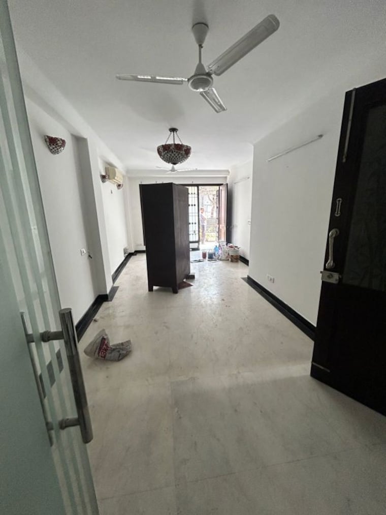 Room, uttam nagar 3 Bedroom 847 Sq.Ft. Builder Floor In Uttam Nagar Delhi 10090833