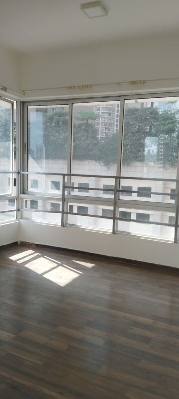 Room in 2 BHK Apartment at Mulund West – for Rent