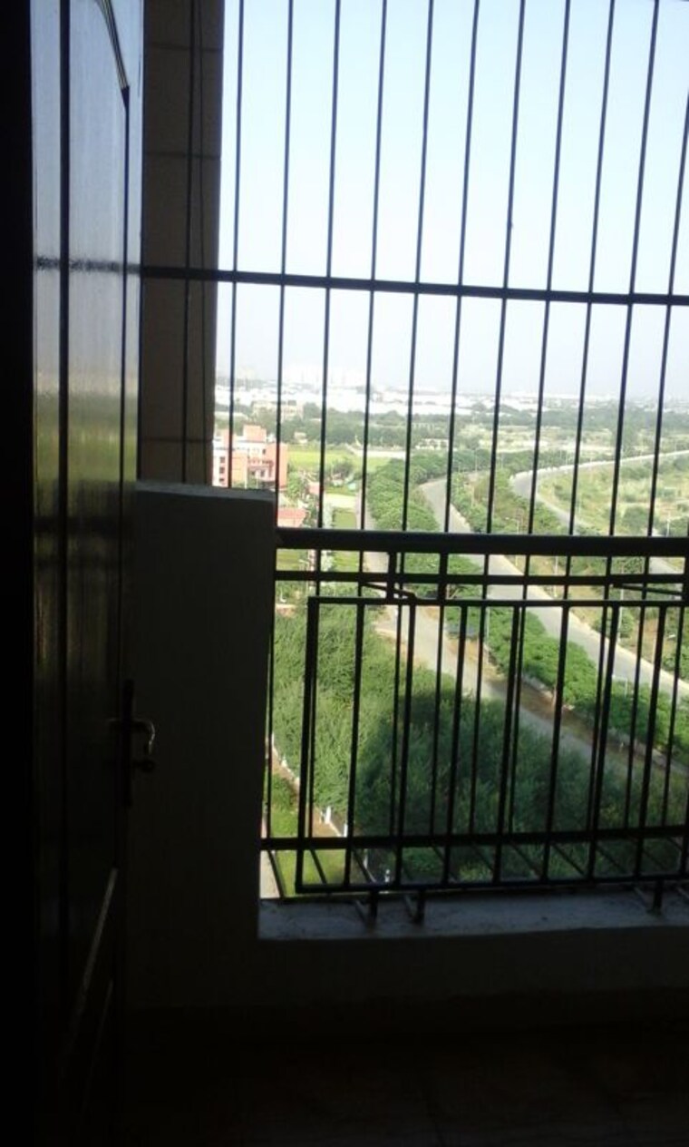 Balcony, samiah-vrinda-city 2.5 Bedroom 1233 Sq.Ft. Apartment In Phi Iv Greater Noida Greater Noida 10090192