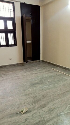 Room in 1 BHK Builder Floor at Saket – for Rent