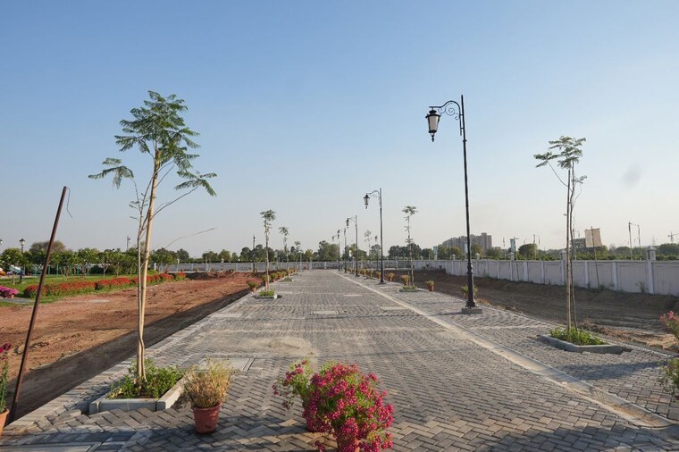 Garden, sushant-lok-3  263 Sq.Yd. Plot In Sector 57 Gurgaon 10091004