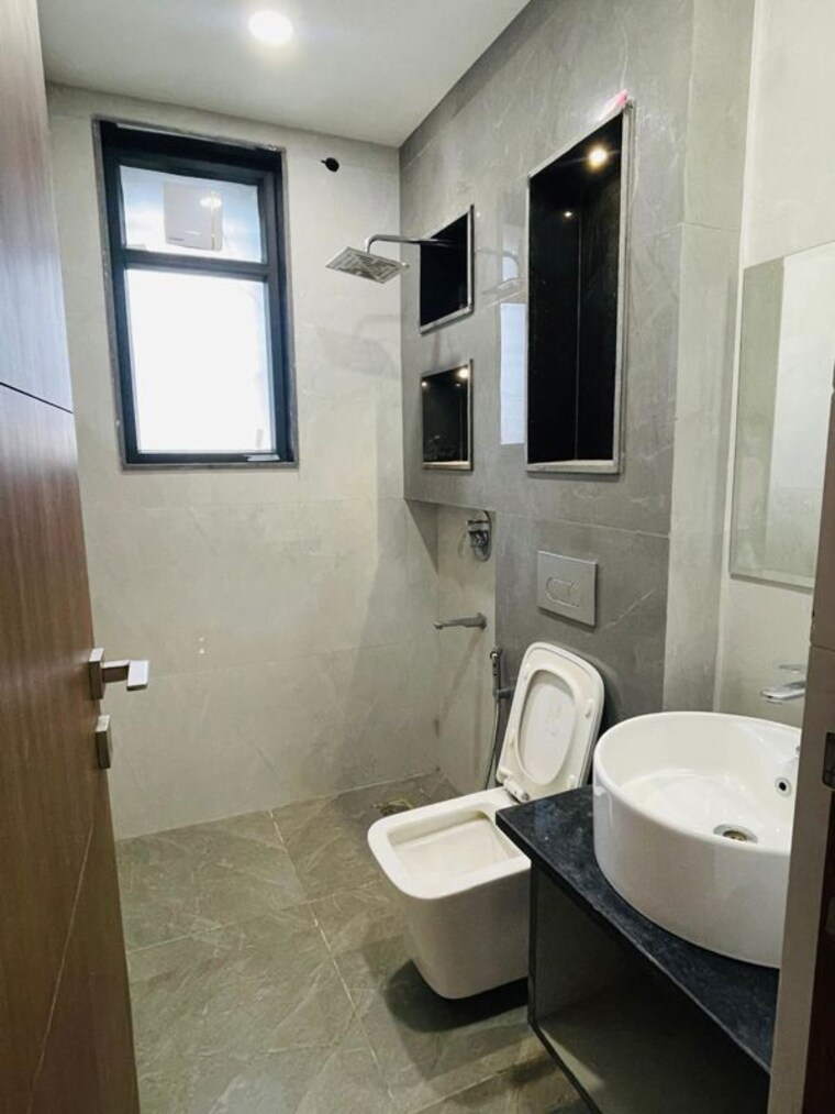 Bathroom, sector 56 3 Bedroom 280 Sq.Yd. Builder Floor In Sector 56 Gurgaon 10091006