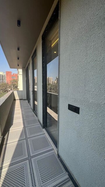 Building Lobby in 3 BHK Builder Floor at Sector 56 – for Rent