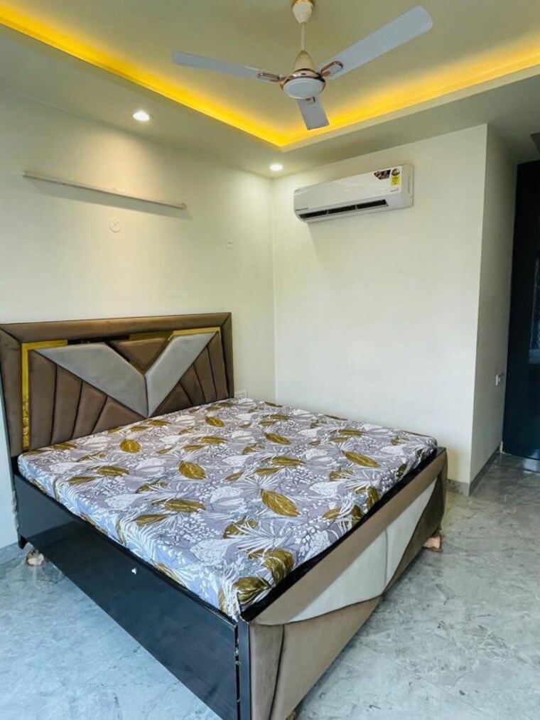 Bedroom, sector 56 3 Bedroom 298 Sq.Yd. Builder Floor In Sector 56 Gurgaon 10091074