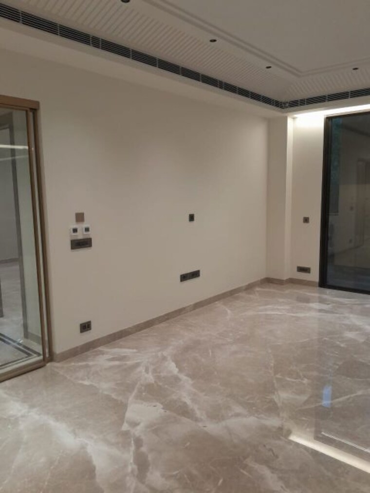 Room, uday park 4 Bedroom 217 Sq.Yd. Villa In Uday Park Delhi 10091110