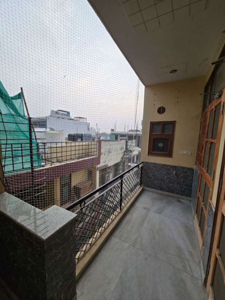 Balcony, sector 56 3 Bedroom 180 Sq.Yd. Builder Floor In Sector 56 Gurgaon 10091105