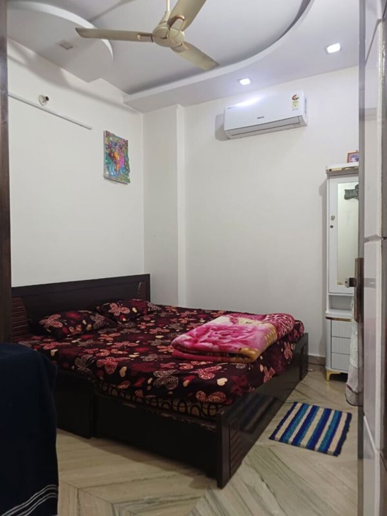 Bedroom, dwarka mor 2 Bedroom 55 Sq.Yd. Builder Floor In Dwarka Mor Delhi 10091124