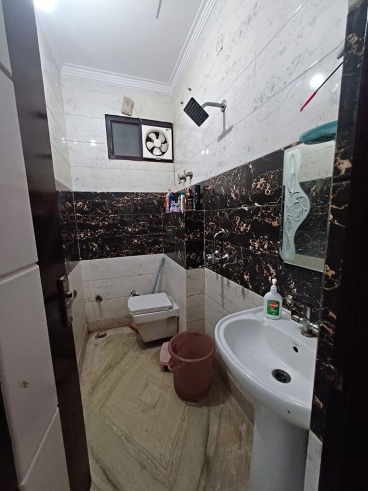 Master Bedroom, dwarka mor 2 Bedroom 55 Sq.Yd. Builder Floor In Dwarka Mor Delhi 10091124