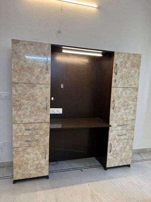 Furnished Amenities in 3 BHK Builder Floor at DLF Atria, Dlf Phase ii – for Rent