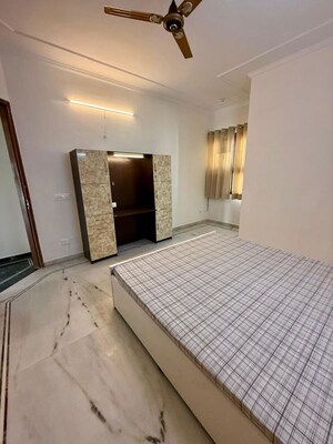 Bedroom in 3 BHK Builder Floor at DLF Atria, Dlf Phase ii – for Rent